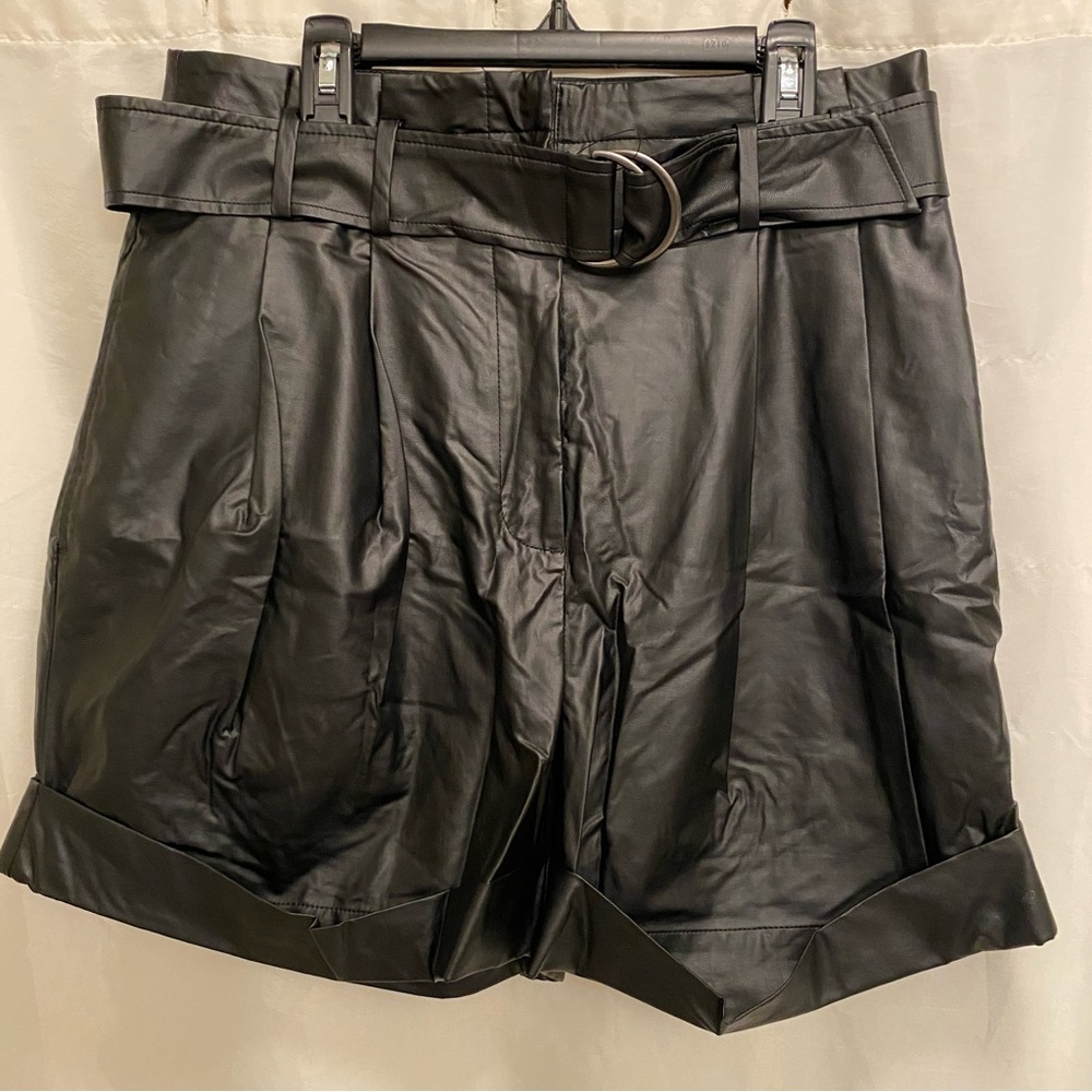 NWT Size 8 (29) Black Leather Shorts